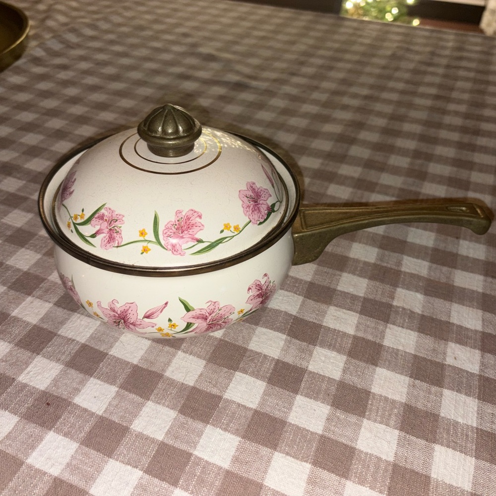 Floral White Saucepan with Lid